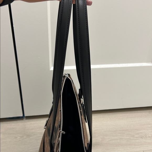 Coach (NWT) Gallery Tote Bag in Signature Canvas with Bow Print - Picture 11 of 14